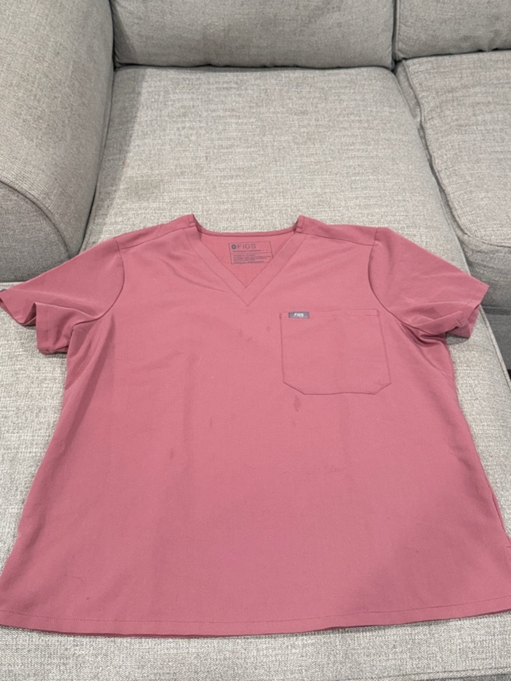 Figs Women's V-Neck Scrub Top in Rose